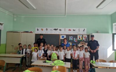 POLICAJCI U POSJETU NAŠOJ ŠKOLI