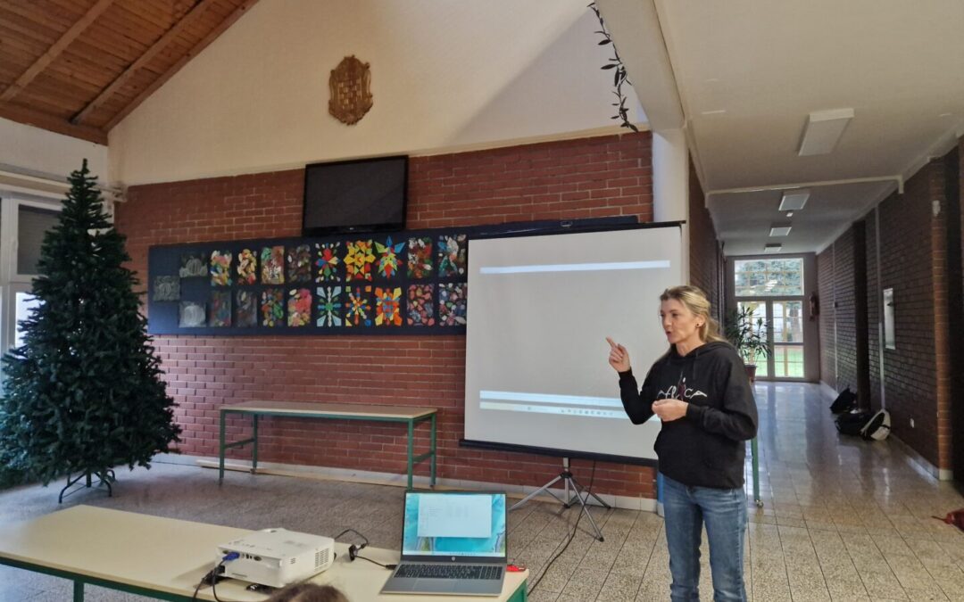 Martina Strahija posjetila našu školu i održala inspirativno predavanje o volontiranju u Tanzaniji