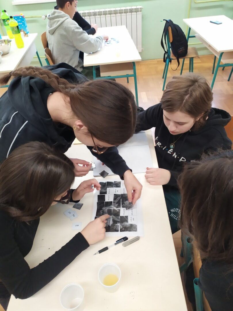 IMG-1ab9100ef4b1b05b309d674390c4dff0-V