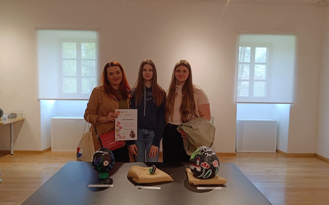 Učenici naše škole sudjelovali na svečanom otvorenju izložbe dječjih radova „Baština u bojama“