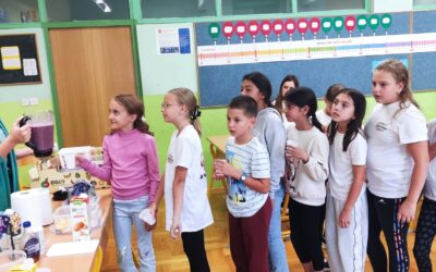 Učenici naše škole sudjelovali na radionici „Ne bacaj, koristi – potrošačka odgovornost”