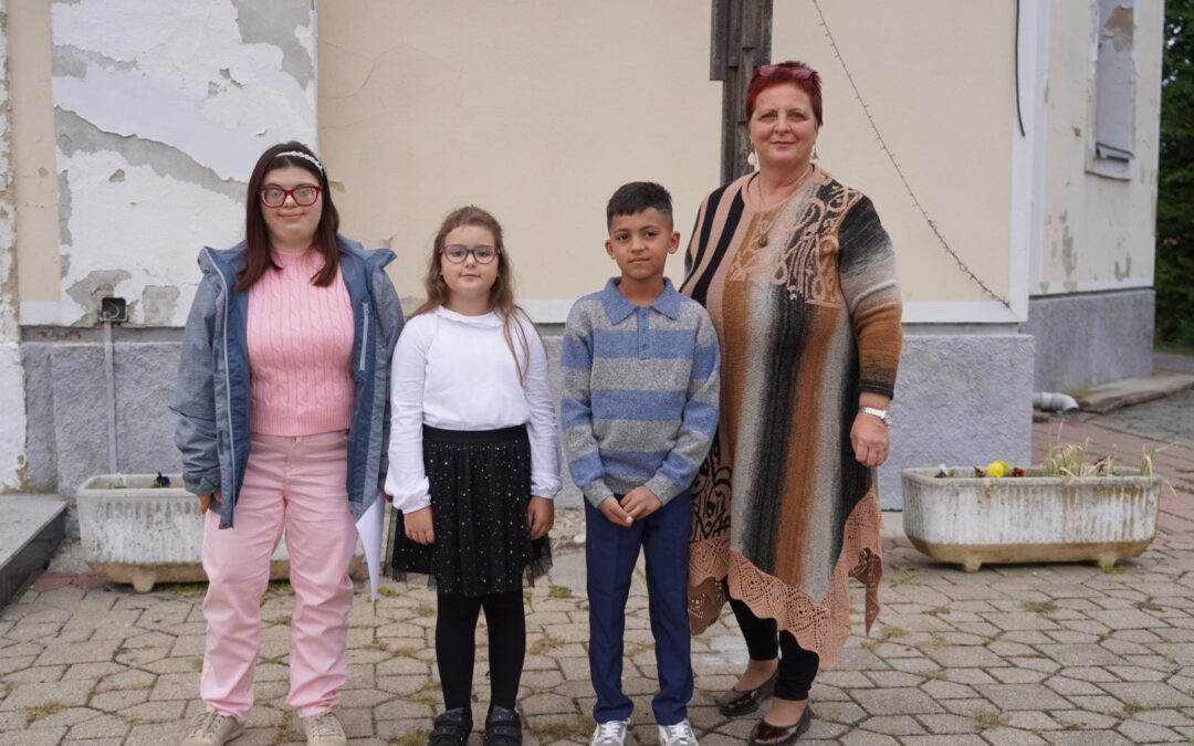 Učenici i učiteljica naše škole sudjelovali na pjesničkom susretu „Svetlost na bregu”